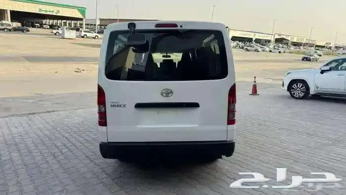تويوتا هايس 2025 سقف واطي قير عادي بنزين بضاعة 4