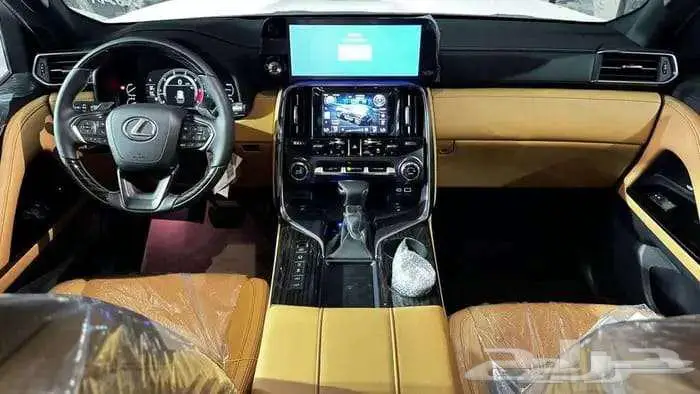 جيب لكزس بي بي ال اكس 600 موديل2025 7