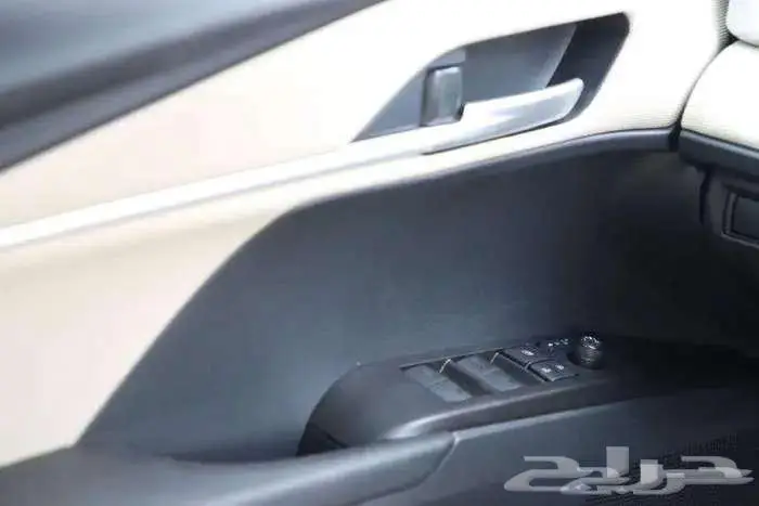 كامرى E هايبرد تتانيوم 2025 13