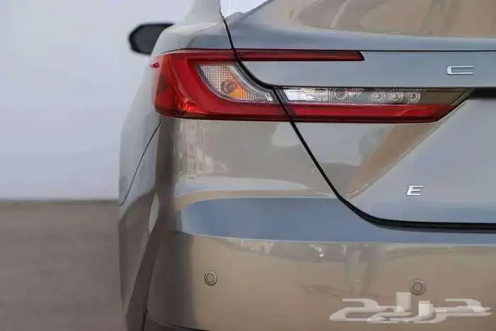 كامرى E هايبرد تتانيوم 2025 12