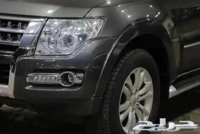 ميتسوبيشي باجيرو فل كامل فتحة سقف جلد موديل 2022 8