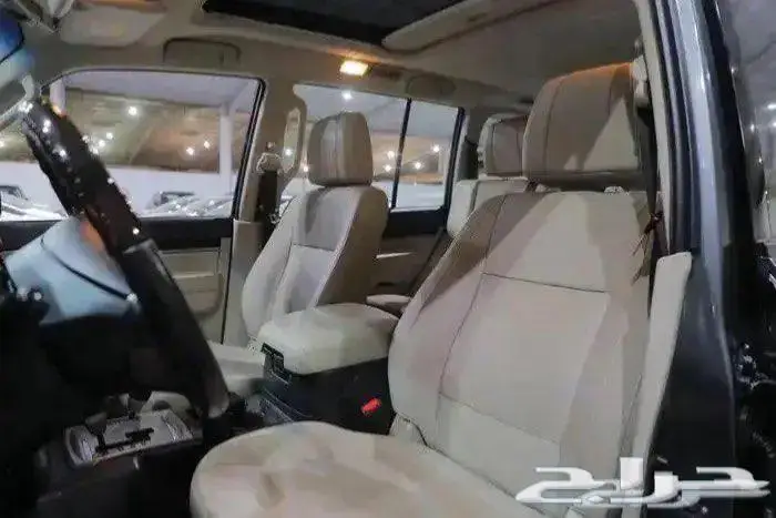 ميتسوبيشي باجيرو فل كامل فتحة سقف جلد موديل 2022 11