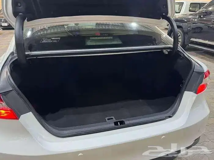 للبيع تويوتا كامري 2019 فئه LE سعودي 37