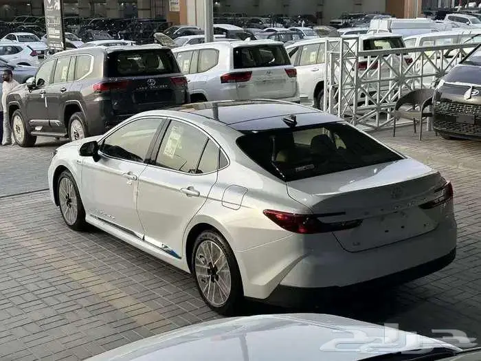 تويوتا كامري LE بنزين 2025 سعودي 5