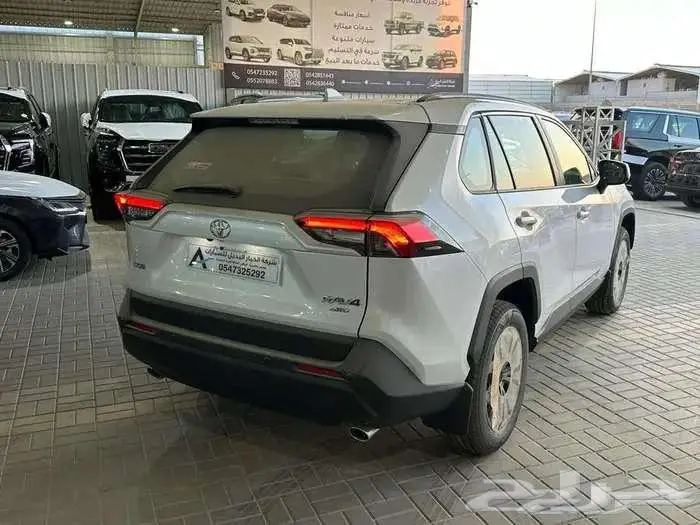 تويوتا راف فور XLE بنزين 2025 4