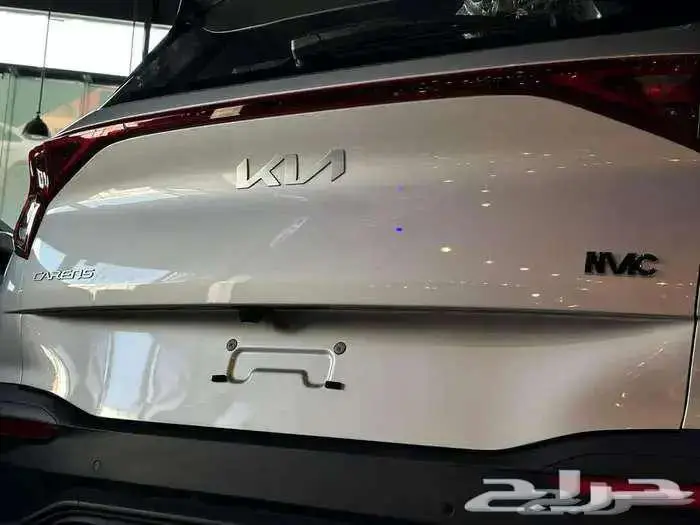 كيا كارينز 2025 10