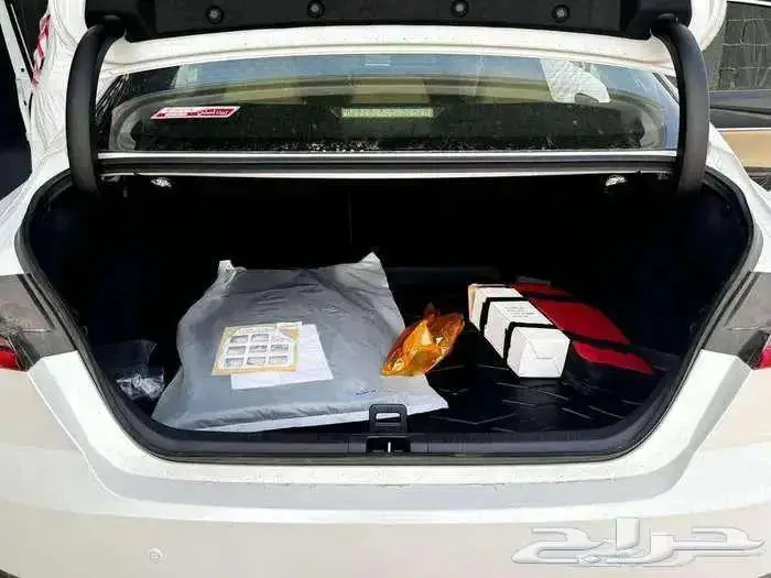 تويوتا كامري E استاندر بنزين 2025 10