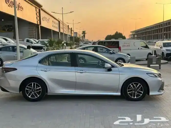 تويوتا كامري LE مطور 2023 8