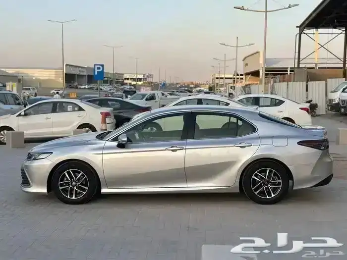تويوتا كامري LE مطور 2023 4