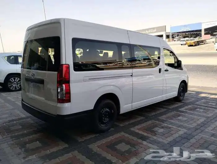تويوتا باص هايس 2026 ديزل 13 راكب قير عادي 10