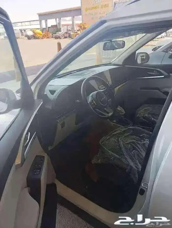 كيا كارينز LX موديل 2025 3