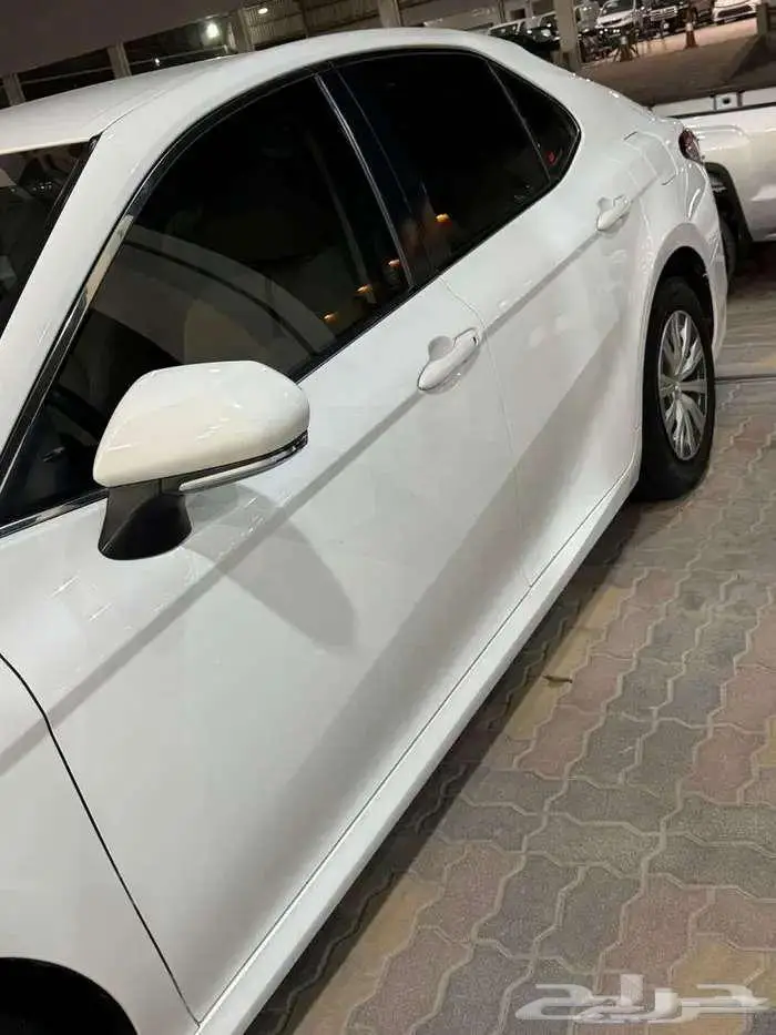 للبيع تويوتا كامري 2019 فئه LE سعودي 5