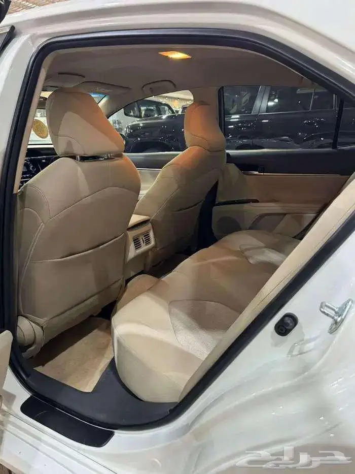 للبيع تويوتا كامري 2019 فئه LE سعودي 35