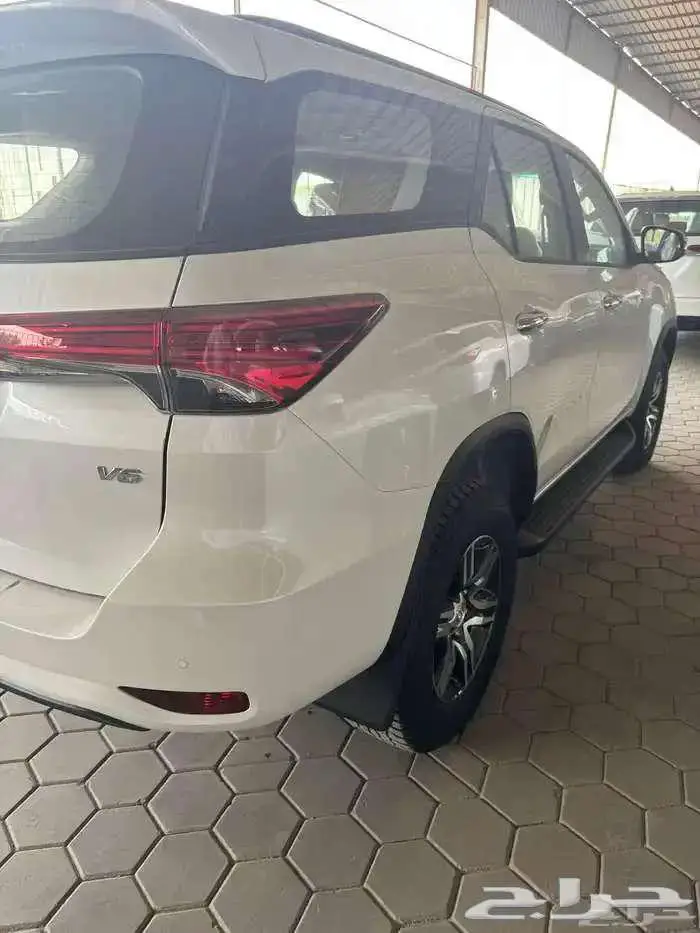 فورتشنر VX1 بنزين 2026 محرك V6 دبل 6