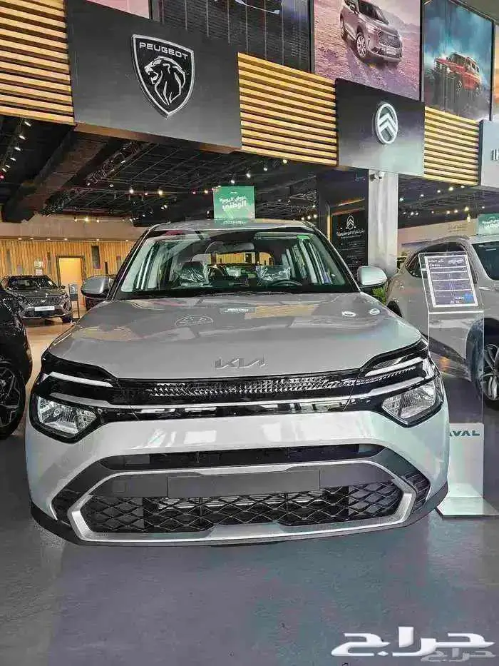 كيا كارينز استاندر مطور 2025 0