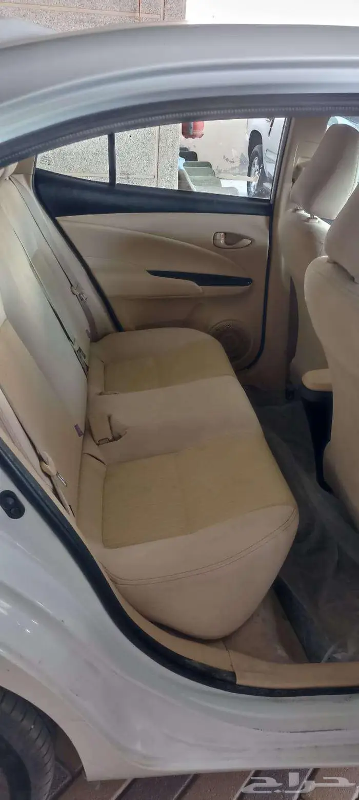 تويوتا يارس موديل 22 لدى معرض الموتر العريق للسيارات 9