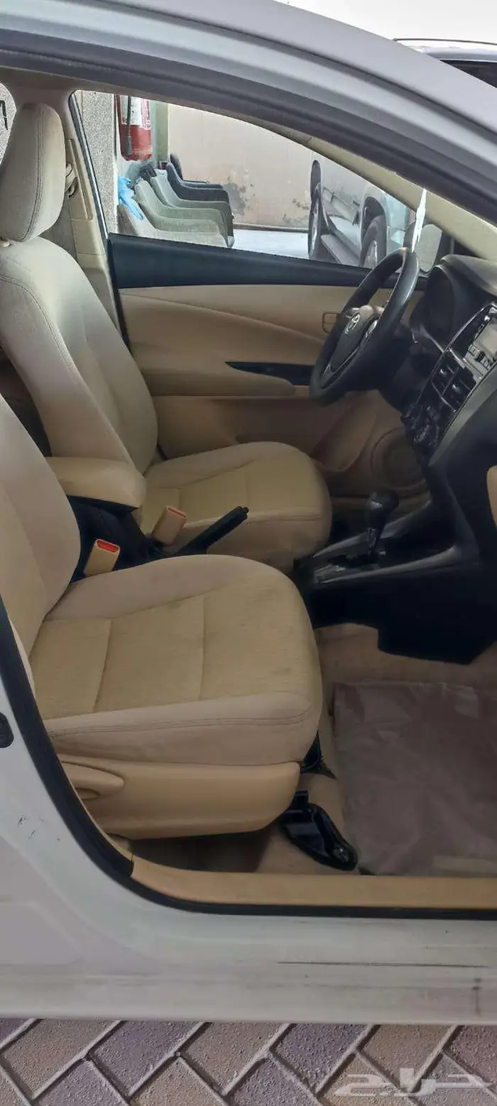 تويوتا يارس موديل 22 لدى معرض الموتر العريق للسيارات 8