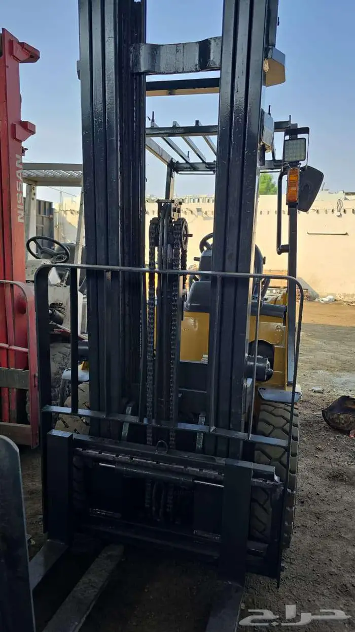 هذه موديل 2015 ارتفاع 6 م اثنين طن ونص ديزل 0