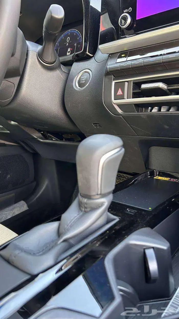 تويوتا كامري LE بنزين 2025 لدى شركة عبدالمجيد الخضر 12