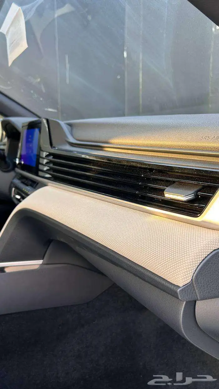 تويوتا كامري LE بنزين 2025 لدى شركة عبدالمجيد الخضر 8