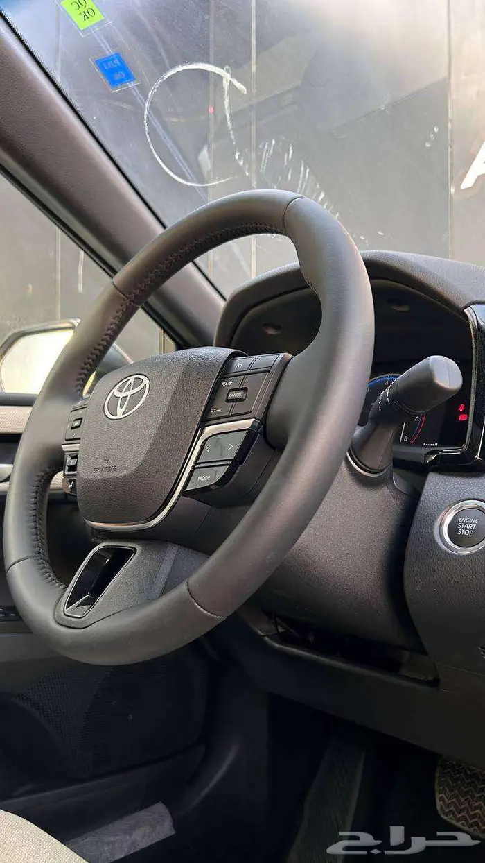 تويوتا كامري LE بنزين 2025 لدى شركة عبدالمجيد الخضر 11