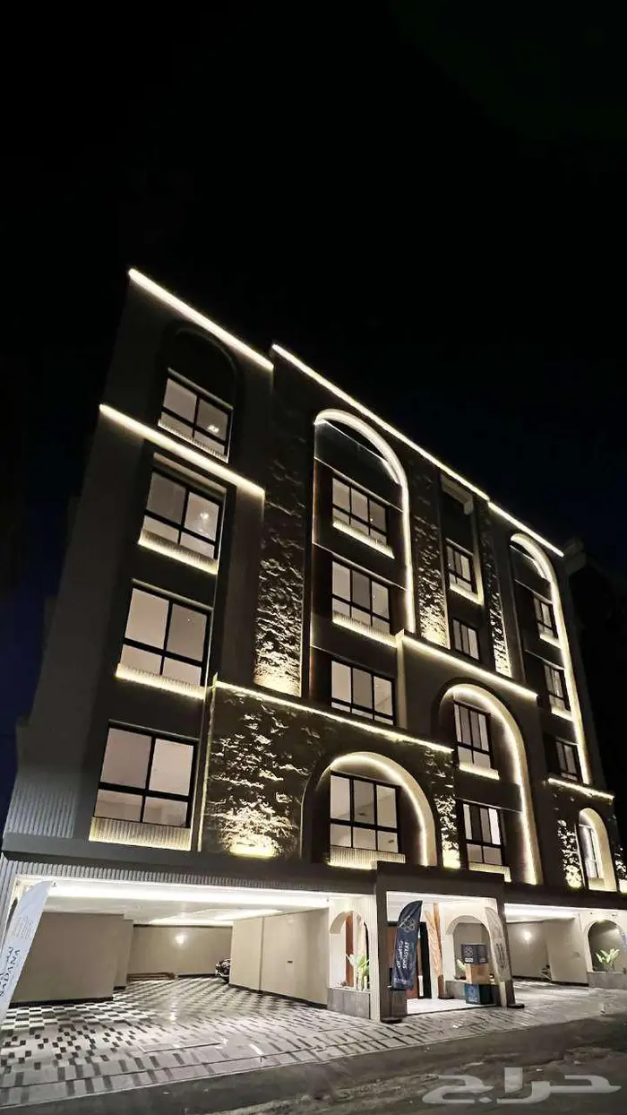 عمارة للبيع حي السلامه بالقرب من ممشى اليمامه 1