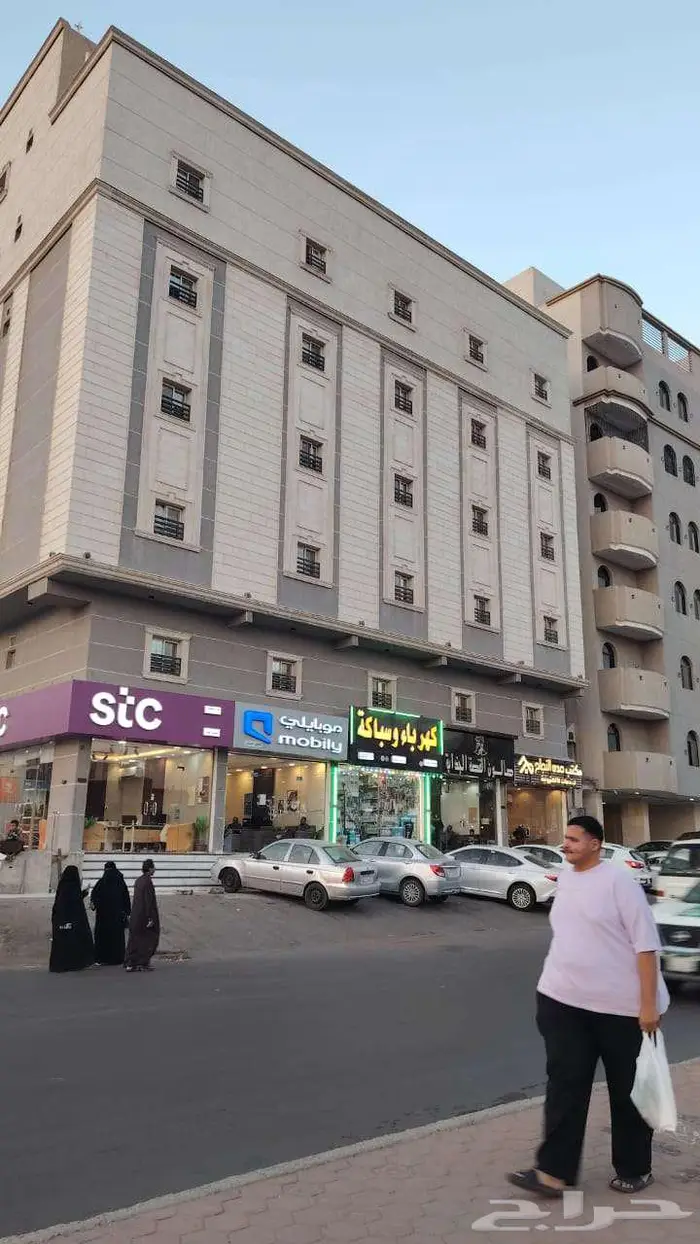 شقه فاخره للايجار جده 7100 9