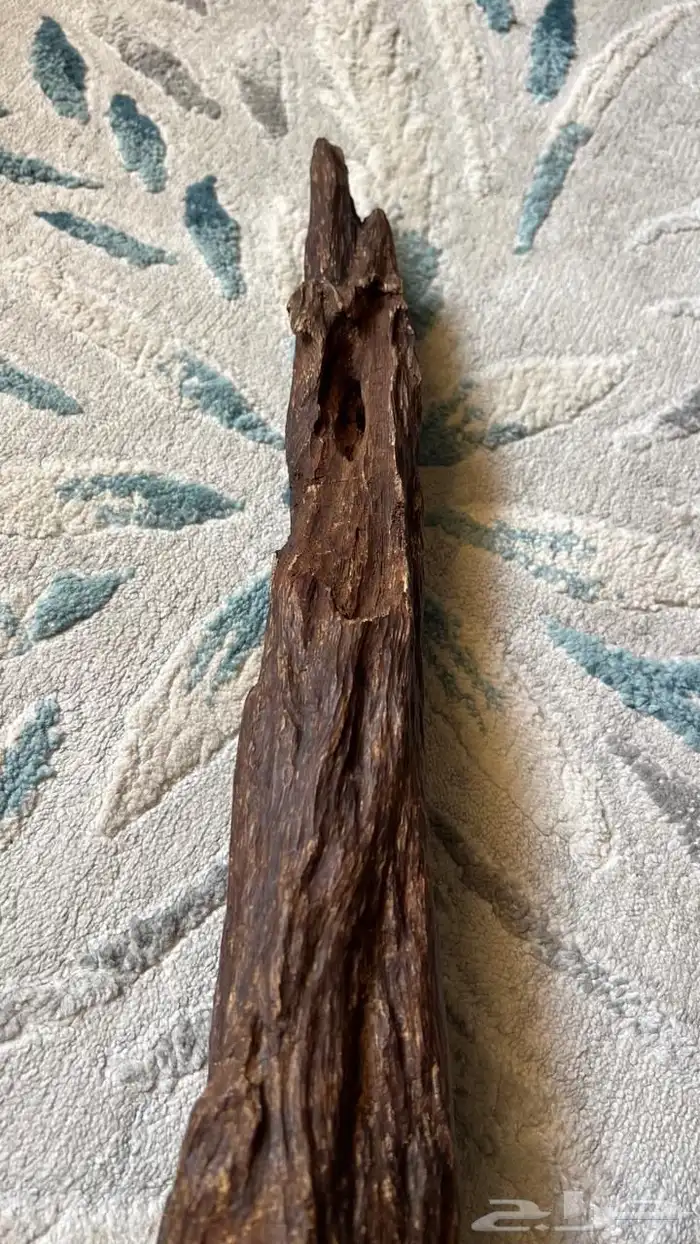 عود هندي قديم كسرتين كبيرة الوزن 600 جرام. 10