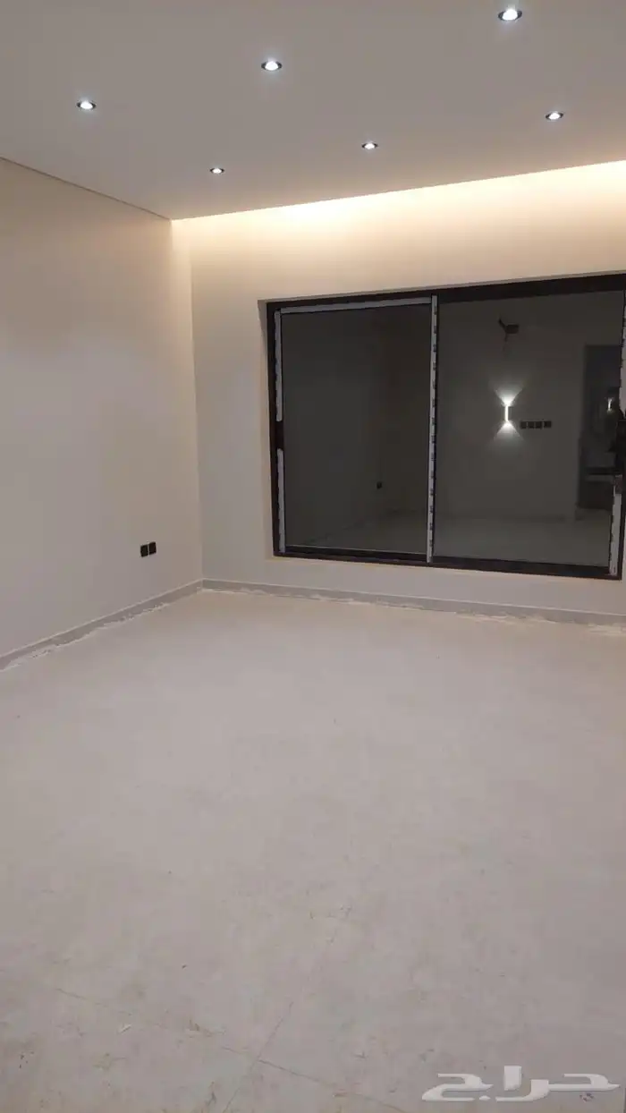 للإيجار فله دوبلكس بمساحه كبيره 600 0