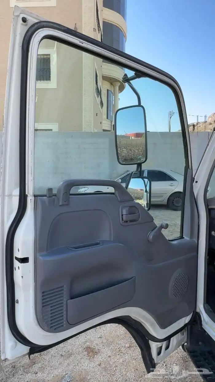 سطحه للبيع نظيفه جدا 2006 بدي وكاله محركات وكاله 1