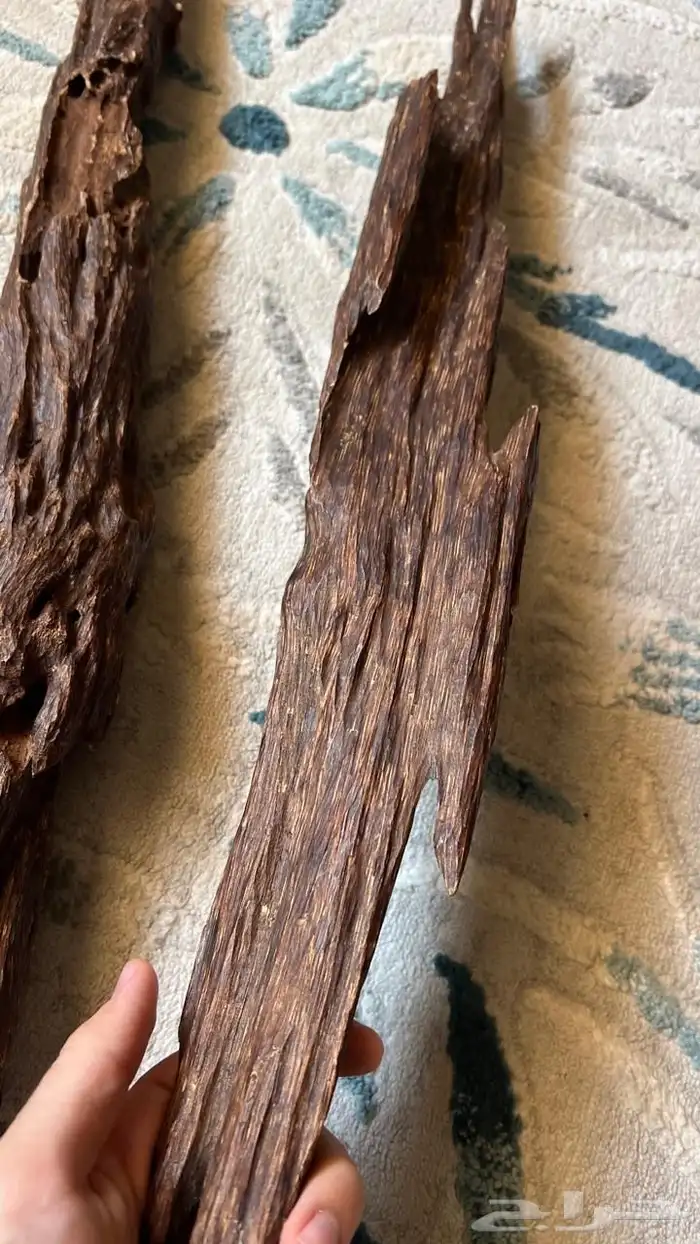 عود هندي قديم كسرتين كبيرة الوزن 600 جرام. 6