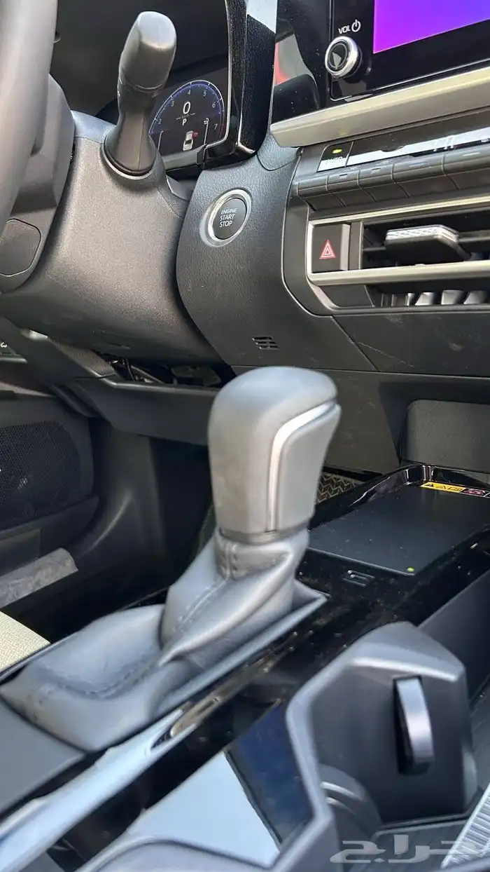 تويوتا كامري LE بنزين 2025 لدى شركة عبدالمجيد الخضر 10