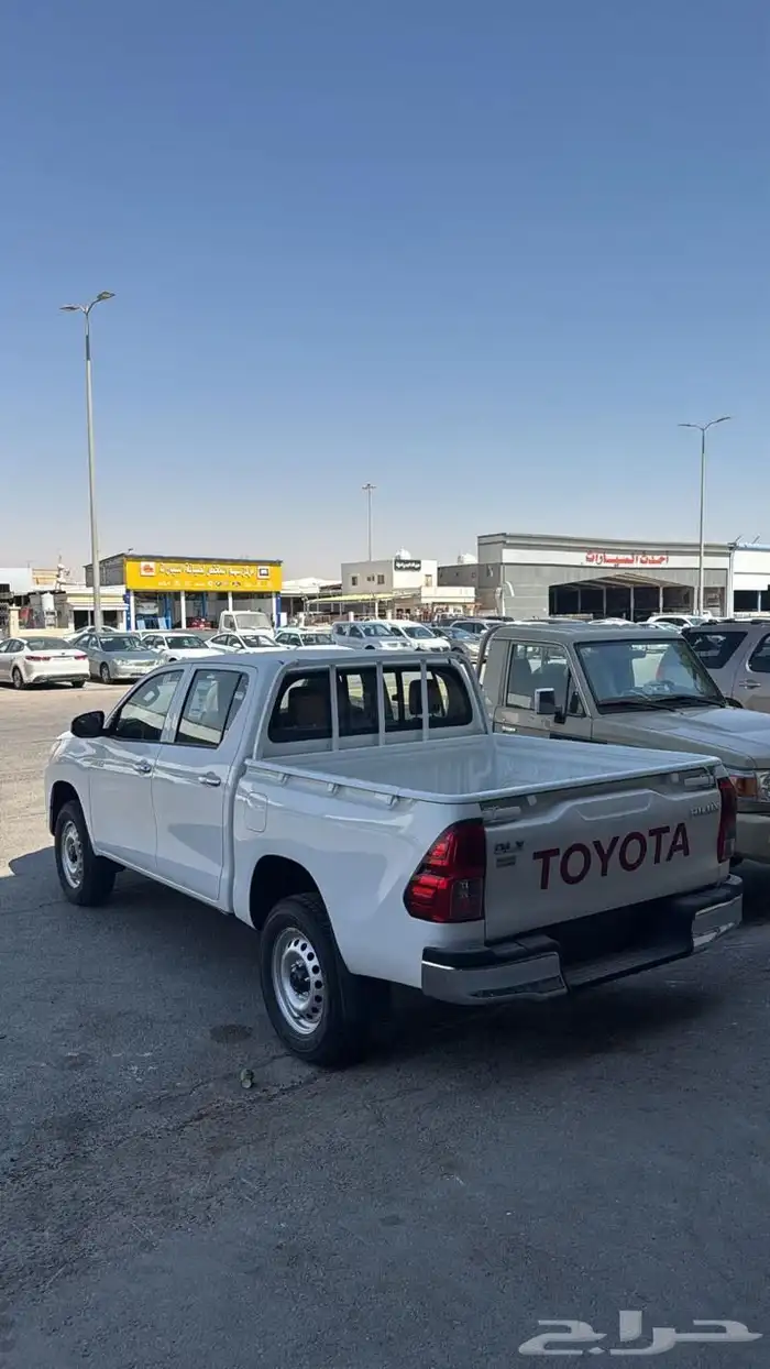 هايلوكس 2025 قير عادي ديزل دبل متوفر كاش وأقساط 7