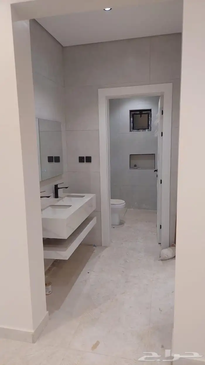 للإيجار فله دوبلكس بمساحه كبيره 600 2