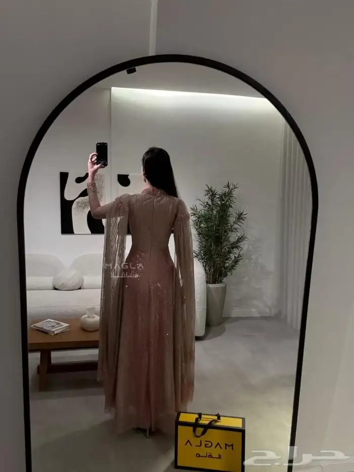 فستان سهرة للبيع 600 لبسة مرة وحدة سعرة 889 مقاس m ماقلا 1