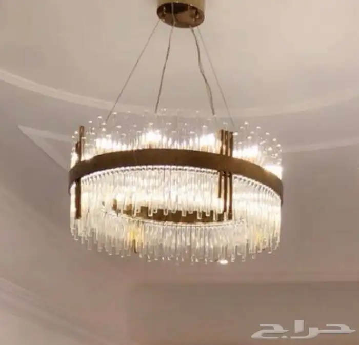 ثريا كريستاليه مع إطار ذهبي 1