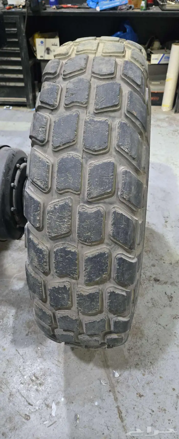 كفرات شاحنة 1400 على 20 4