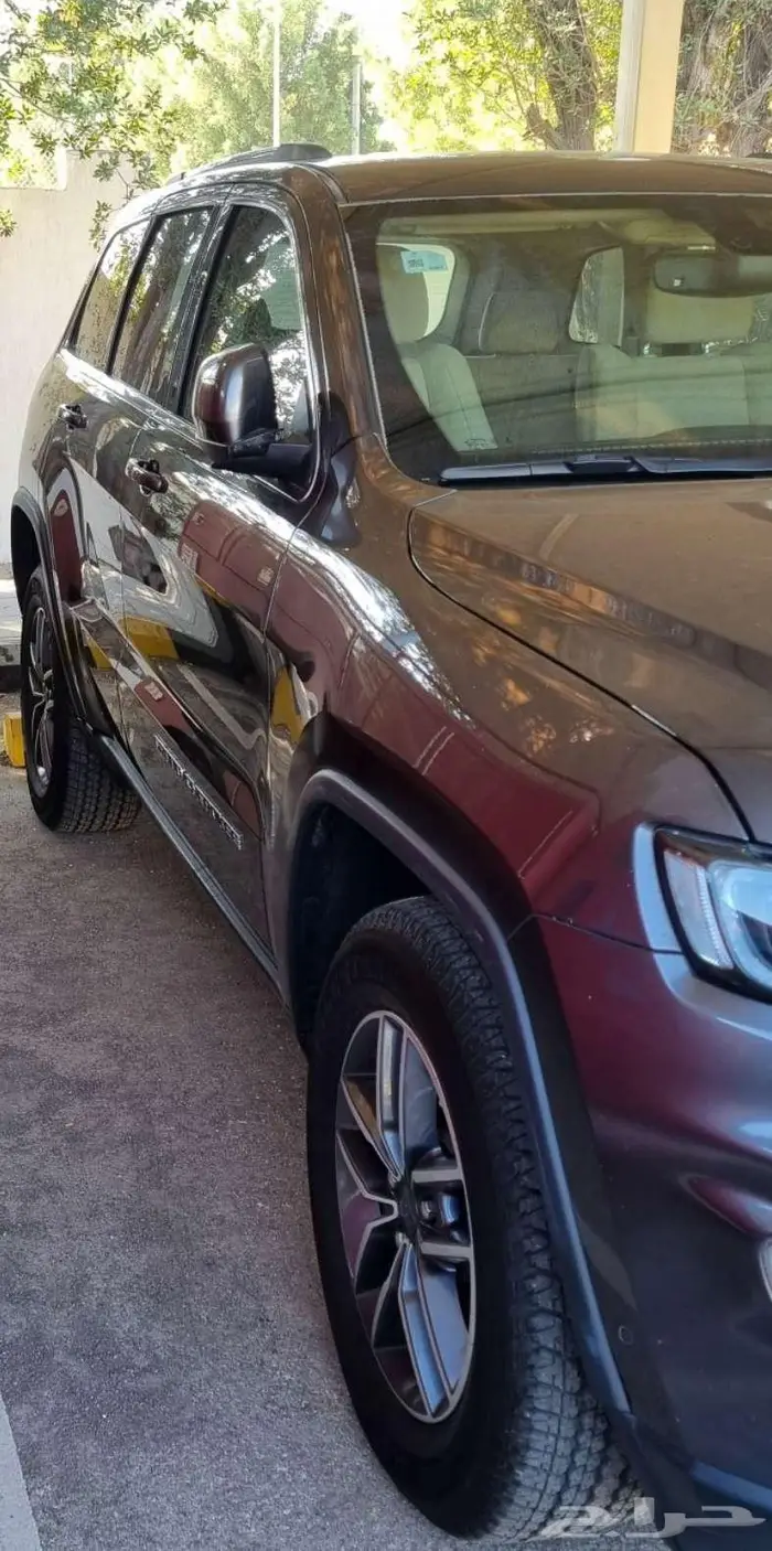 جيب جراند شيروكى 2019 سعودى حالة ممتازة 3