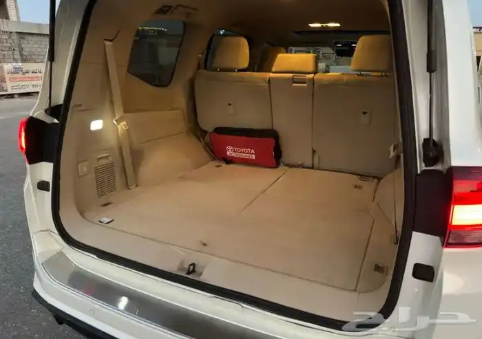 لاندكروزر 2022 10