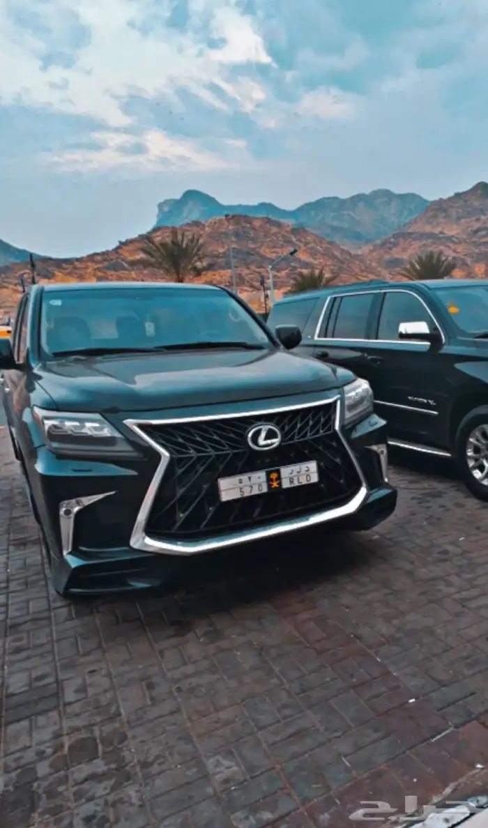 للبيع جيب لكزس مرهم بسعر طيب 0