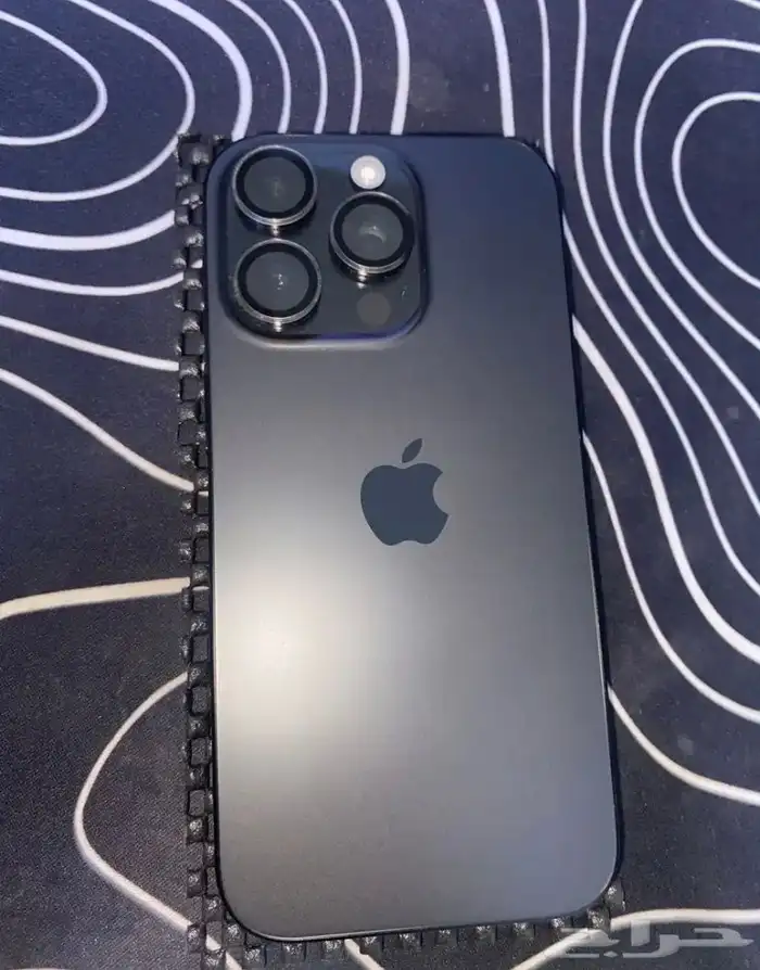 ايفون 16 برو اسود تيتانيوم 256 جيجابايت. 1