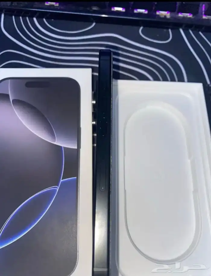 ايفون 16 برو اسود تيتانيوم 256 جيجابايت. 4