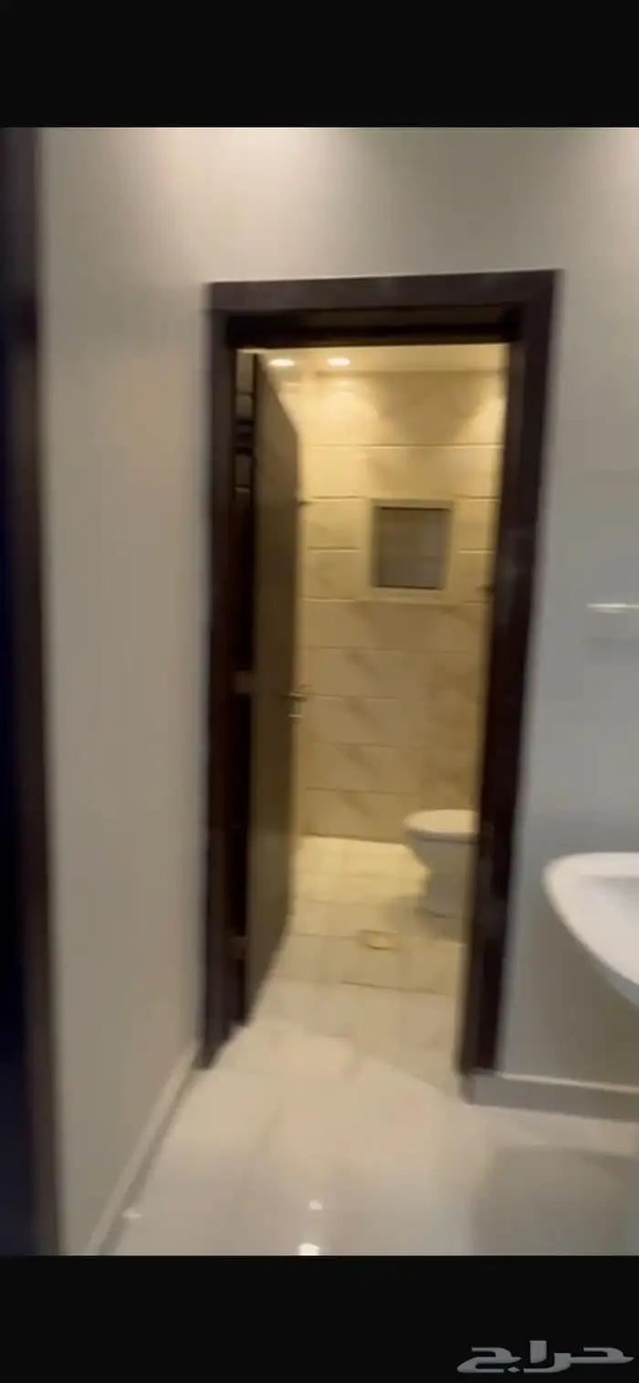 شقه للايجار حي القادسيه 3