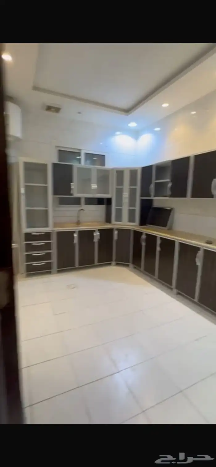 شقه للايجار حي القادسيه 8
