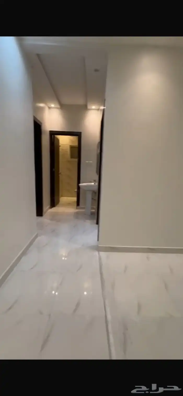 شقه للايجار حي القادسيه 5