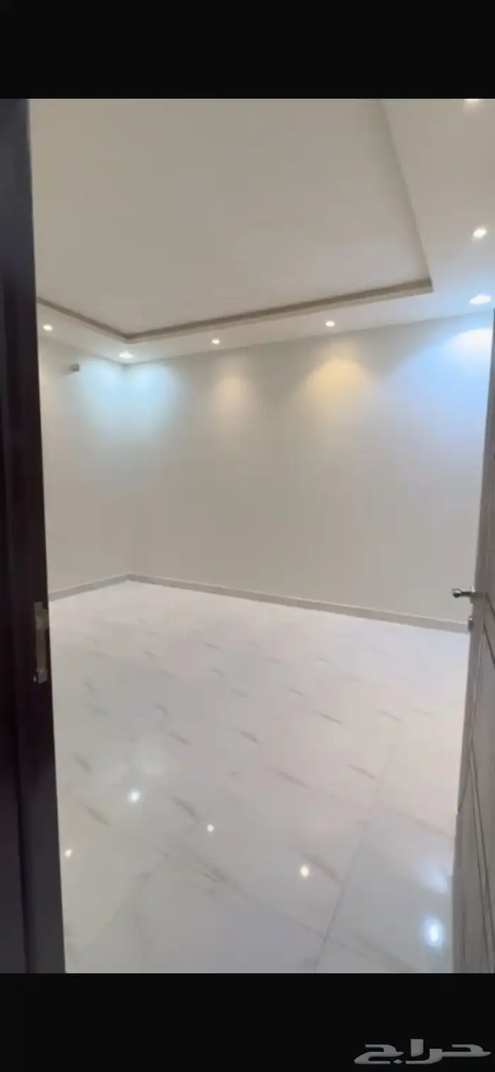 شقه للايجار حي القادسيه 4