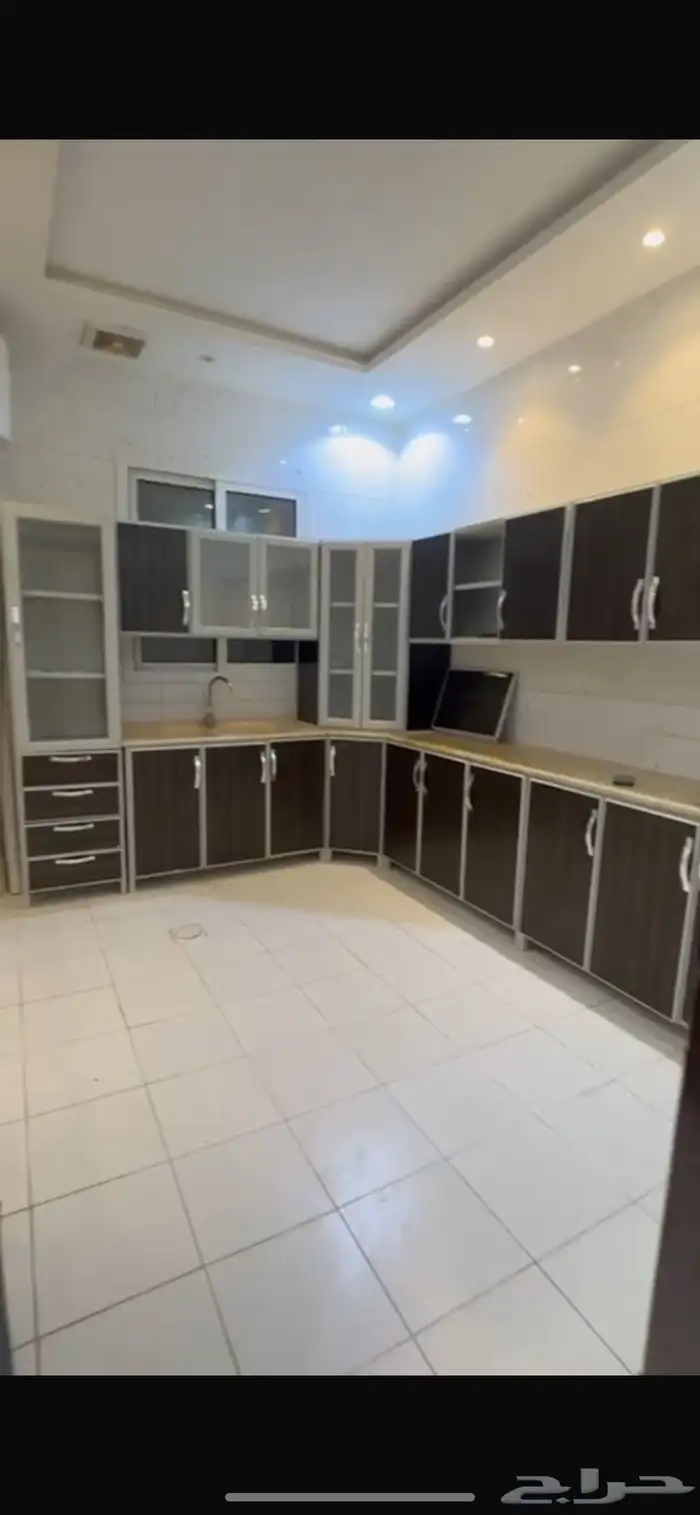 شقه للايجار حي القادسيه 7