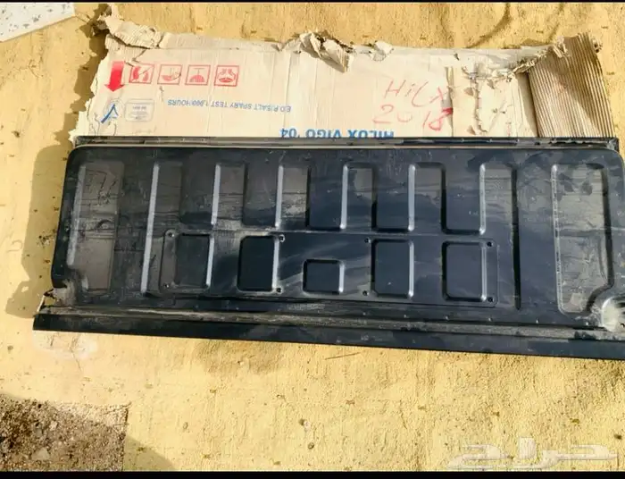 باب صندوق هايلكس 1