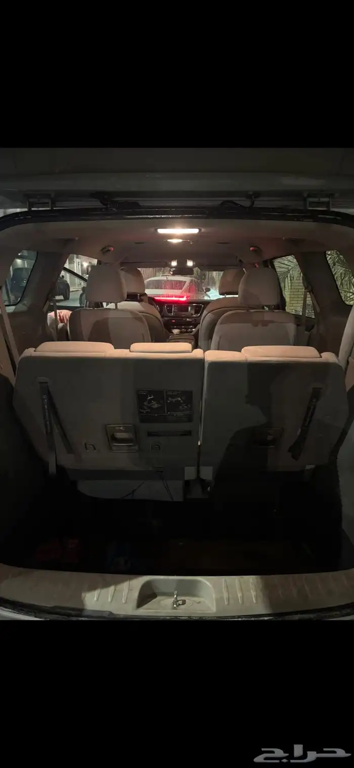 كيا كانيفال 11