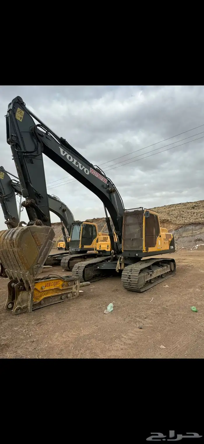 للإيجار بوكلينات قلابات شيولات جميع أنواع المعدات 1